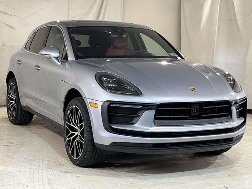 Dolomite Silver Metallic 2026 Porsche Macan Macan