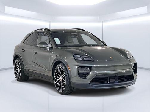 2026 Porsche Macan 4