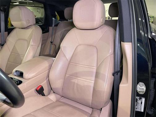 2022 Porsche Cayenne Platinum Edition