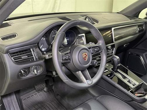 2025 Porsche Macan GTS