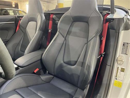 2025 Porsche 911 Carrera 4 GTS