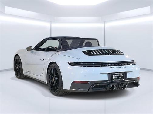 2025 Porsche 911 Carrera 4 GTS