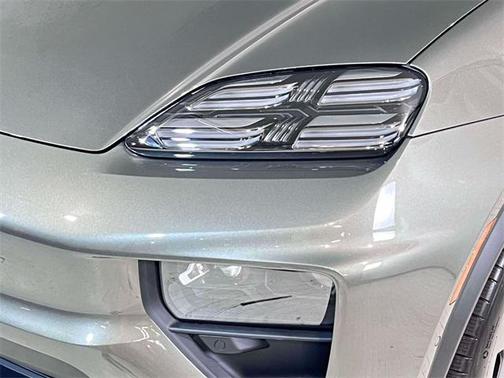2025 Porsche Macan 4