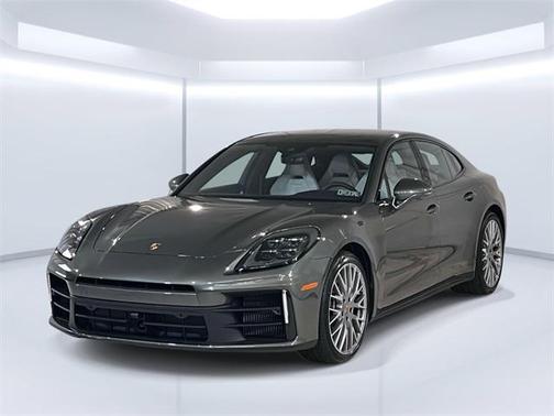 2025 Porsche Panamera 4