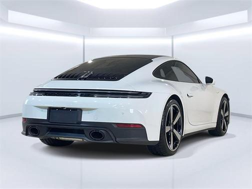 2025 Porsche 911 Carrera