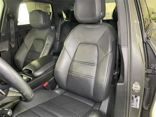 2025 Porsche Cayenne GTS