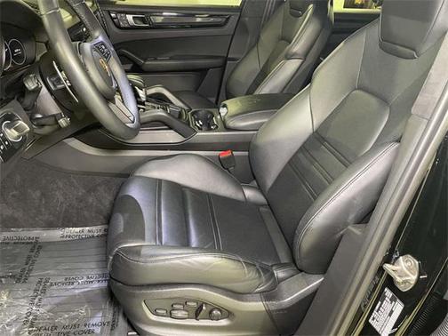 2023 Porsche Cayenne Turbo GT