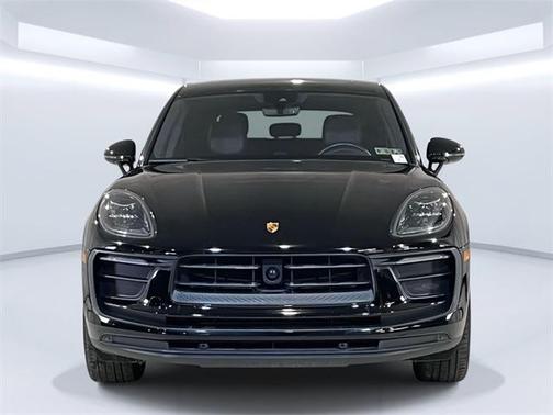2023 Porsche Macan T