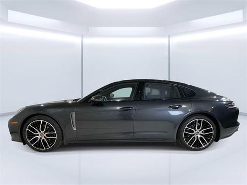 2023 Porsche Panamera 4 Platinum Edition