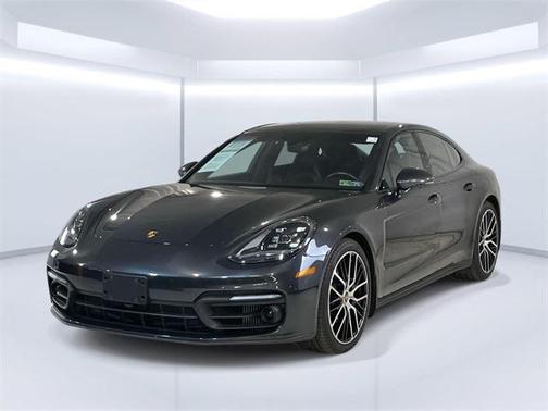2023 Porsche Panamera 4 Platinum Edition