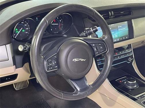 2020 Jaguar XF 25t Premium AWD Automatic