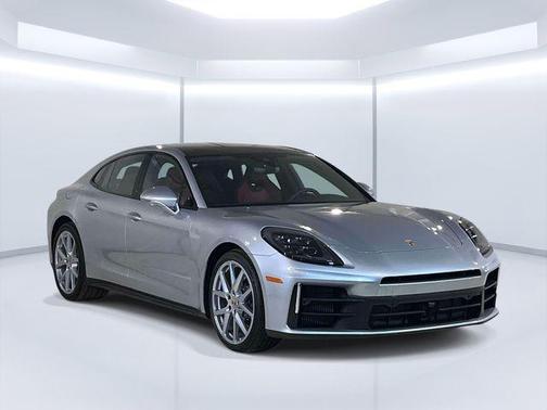 Dolomite Silver Metallic 2026 Porsche Panamera 4