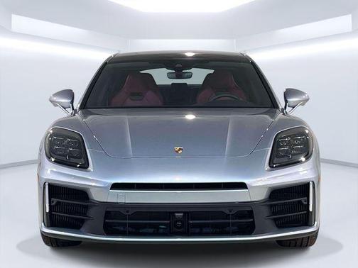 Dolomite Silver Metallic 2026 Porsche Panamera 4