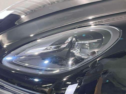 2023 Porsche Macan T