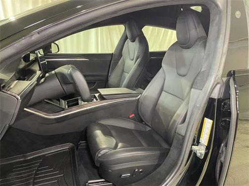 2022 Tesla Model S Base