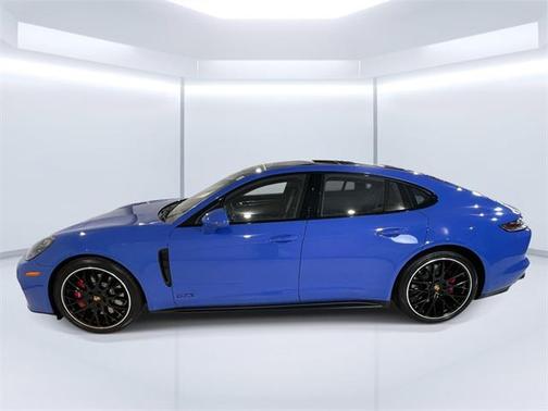 2023 Porsche Panamera GTS