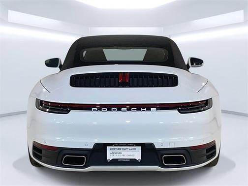 2022 Porsche 911 Carrera
