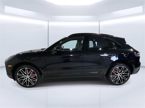 2023 Porsche Macan Base