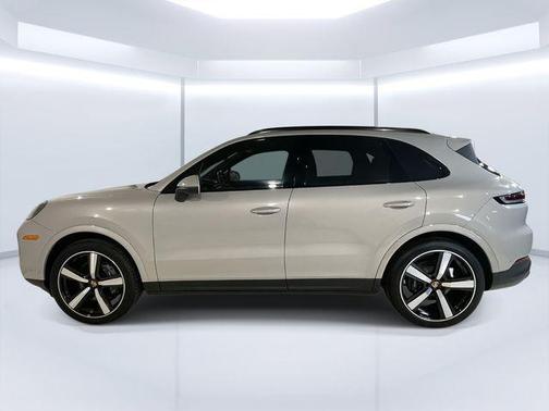 Cashmere Beige Metallic 2025 Porsche Cayenne Cayenne