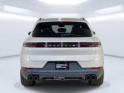 Cashmere Beige Metallic 2025 Porsche Cayenne Cayenne