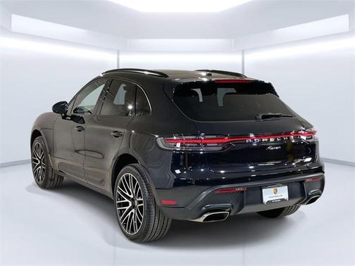 Jet Black Metallic 2022 Porsche Macan Macan