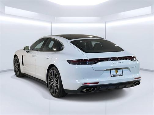 2022 Porsche Panamera 4S