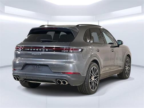 2024 Porsche Cayenne S