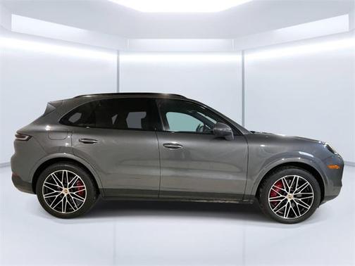 2024 Porsche Cayenne S