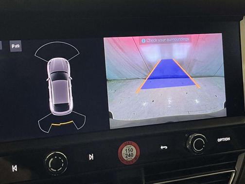 White 2022 Porsche Macan Macan