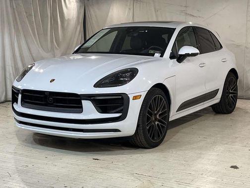 Carrara White Metallic 2026 Porsche Macan Macan