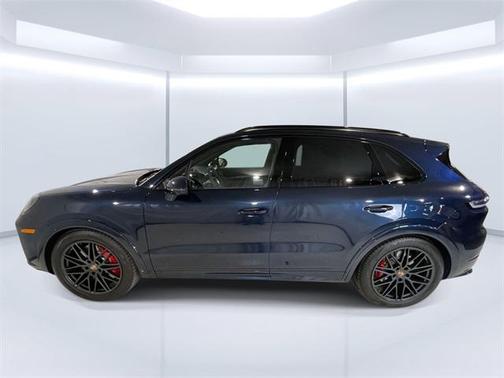 2025 Porsche Cayenne GTS