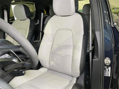 2025 Porsche Cayenne GTS