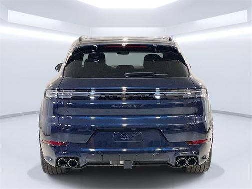 2025 Porsche Cayenne GTS