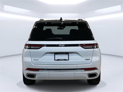 2022 Jeep Grand Cherokee Summit