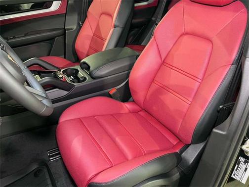 2025 Porsche Cayenne S