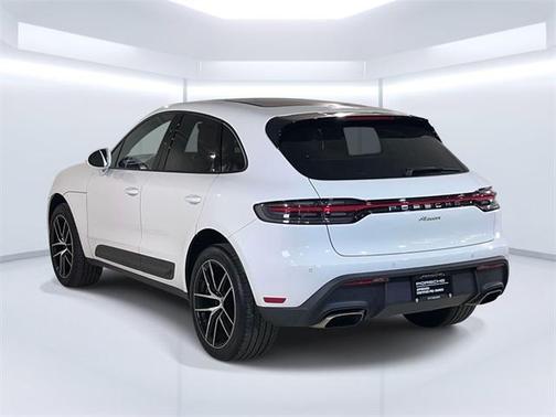 2022 Porsche Macan 