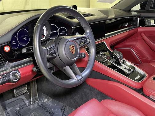 2023 Porsche Panamera 4 Platinum Edition