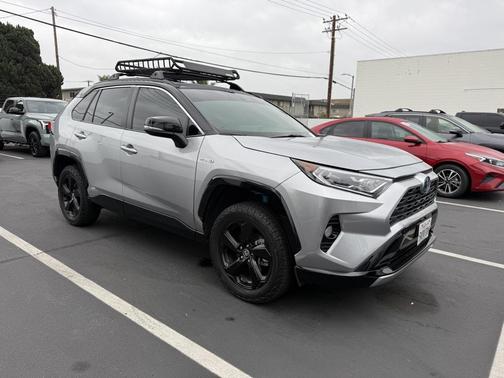 2021 Toyota RAV4 Hybrid SE