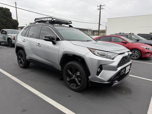 2021 Toyota RAV4 Hybrid SE