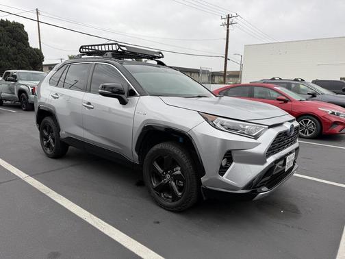 2021 Toyota RAV4 Hybrid SE
