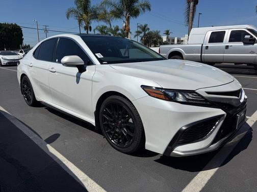 Wind Chill Pearl 2021 Toyota Camry XSE