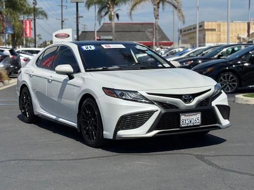 Wind Chill Pearl 2021 Toyota Camry XSE