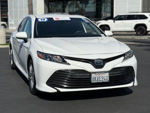2019 Toyota Camry Hybrid LE
