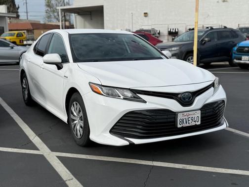 2019 Toyota Camry Hybrid LE