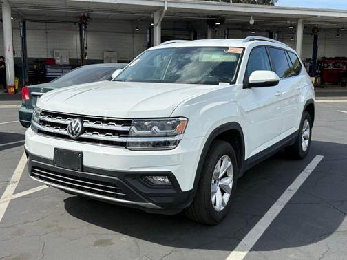Pure White 2019 Volkswagen Atlas 2.0T SE