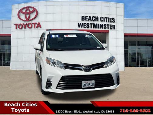 Super White 2018 Toyota Sienna LE