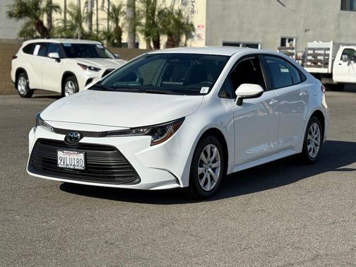 Ice Cap 2025 Toyota Corolla LE