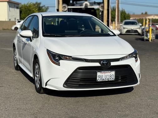 Ice Cap 2025 Toyota Corolla LE