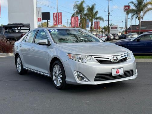 Classic Silver Metallic 2014 Toyota Camry XLE