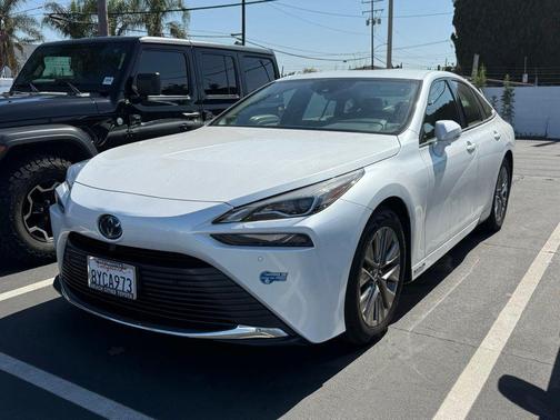 Oxygen White 2021 Toyota Mirai Base